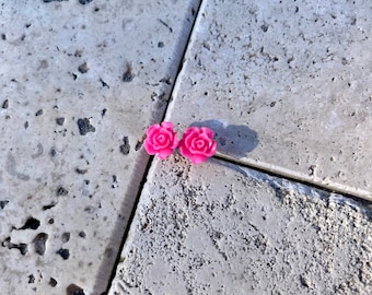 Pendientes de rosa. Pendientes pequeños. Regalo para ella
