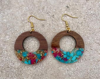 Pendientes de aro colgantes y colgantes de madera y resina con anzuelo de plata de ley. Regalo para ella