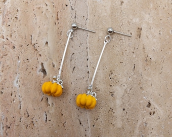 Pendientes de gota de calabaza. Pendientes de Halloween. Pendientes de otoño