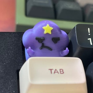 Pissed Off Princess-sleutelhanger | Tijd voor Avontuur | Op Lumpy Space Princess geïnspireerde ambachtelijke keycap, aangepaste keycap | Anime | Cherry MX | Cadeau