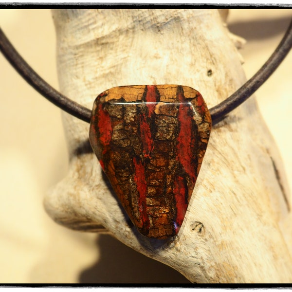 Collier écorce de bois et résine