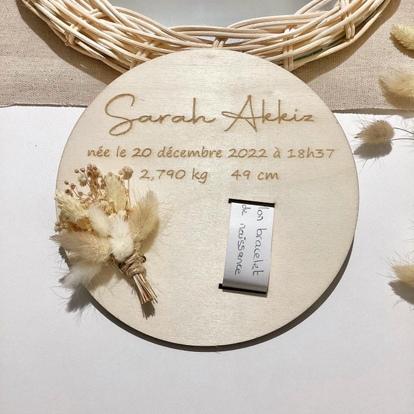 Porte bracelet de naissance personnalisé en bois