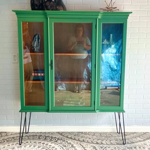 SOLD / Mid Century Hutch / Mid Century Display Cabinet / 70’s Furniture