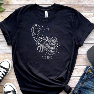 Camisa Floral de Escorpión, Camisa de Astrología, Signo de Nacimiento de Escorpión, Camisa de Signo zodiacal, Regalo de cumpleaños de Escorpión, Camiseta de Horóscopos, Camiseta de Escorpión
