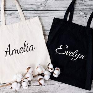 Bridesmaid Tote Bags, Personalized Tote Bag, Custom Name Tote Bag, Summer Tote Bag, Canvas Tote Bag, Maid of Honor Tote Bag, Bridesmaid Gift