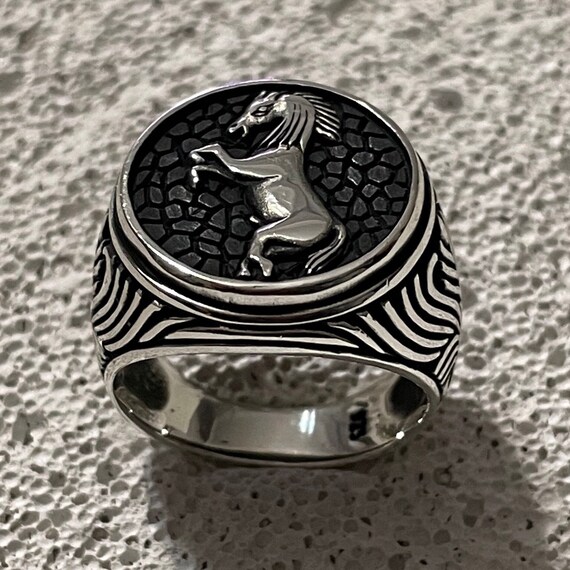 Bague homme animaux sale