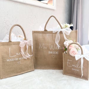 Borsa in juta personalizzata per la festa di nozze, Sacchetti regalo per la festa di matrimonio, Regalo per le damigelle, Borsa in tela di iuta, Borsa in juta, Fiocchi, Regali per l'addio al nubilato, Festa di nozze