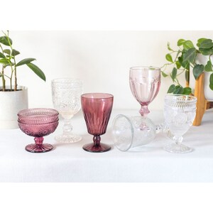 MISMATCHED GOBLETS, Vintage drink glasses, Multicolor glass goblets, Boho wedding glassware, Eclectic home barware, Vintage glassware 6pc.