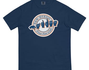 Camiseta gráfica con las manos de los Padres en ASL