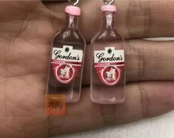 Mini Resin Gordons Pink Gin Keyrings – Set of 2 | Realistic Gin Charm | Fun Novelty Keychains | Miniature Drink Accessory Gifts