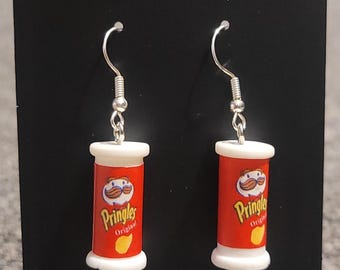 Pringles Tin Earrings – Novelty Mini Pringle Style Earrings, Fun Crisps Gift for Her, Quirky Party Jewellery, Party Accessory