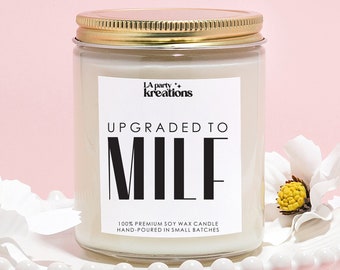 Regalo de embarazo para mamás primerizas, vela para mamás primerizas, vela posparto para mamás primerizas, Upgraded to Milf, los mejores regalos push, primer día de la madre