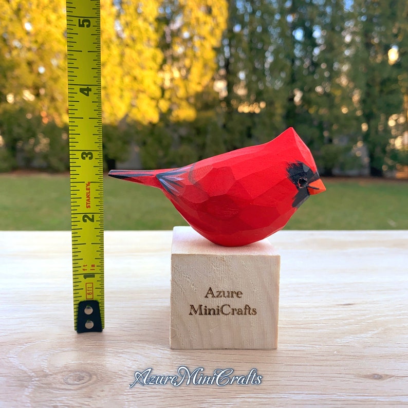 Cardinal fait main sculpture sur bois oiseau Figurine cardinaux en bois Cardinal option de gravure cadeau d'anniversaire personnalisé amoureux des oiseaux MaleCardinal+base