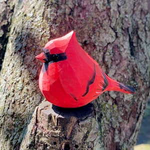 Cardinal fait main sculpture sur bois oiseau Figurine cardinaux en bois Cardinal option de gravure cadeau d'anniversaire personnalisé amoureux des oiseaux cardinalis male