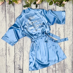 Mother of the Quinceañera Robe with Hills Design | Bata para Mamá de la Quinceañera |Mis Quince Años con Diseño de Zapatillas |  Satin robe