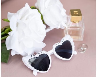 Personalized BRIDE TO BE sunglasses, white Pearl bachelorette sunglasses, heart shaped hen party favors, custom wedding bridal sunglasses
