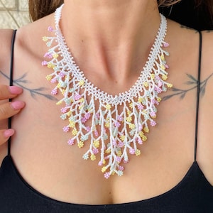 Handmade Daisy Seed Bead Choker: Colorful Floral Necklace