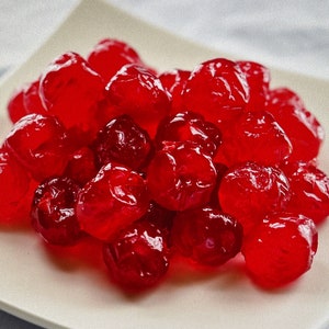 Kandierte Kirschen, glasierte rote Kirschen.Ganze Stücke & 1/2 Stück. 1/4 Tasse Kirschen.