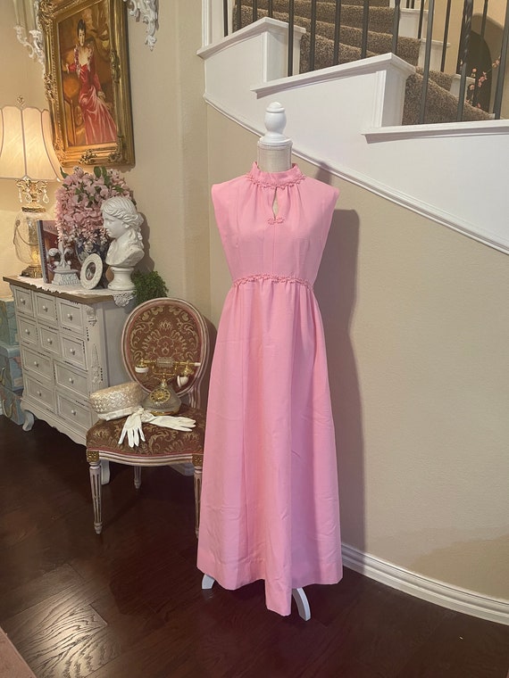 Vintage Pink 1960's Keyhole Sleeveless Dress, Han… - image 1
