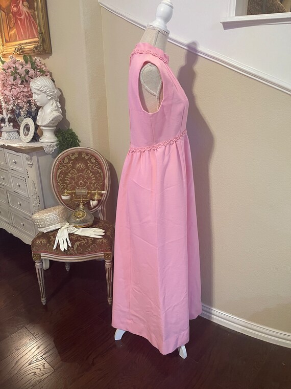 Vintage Pink 1960's Keyhole Sleeveless Dress, Han… - image 4