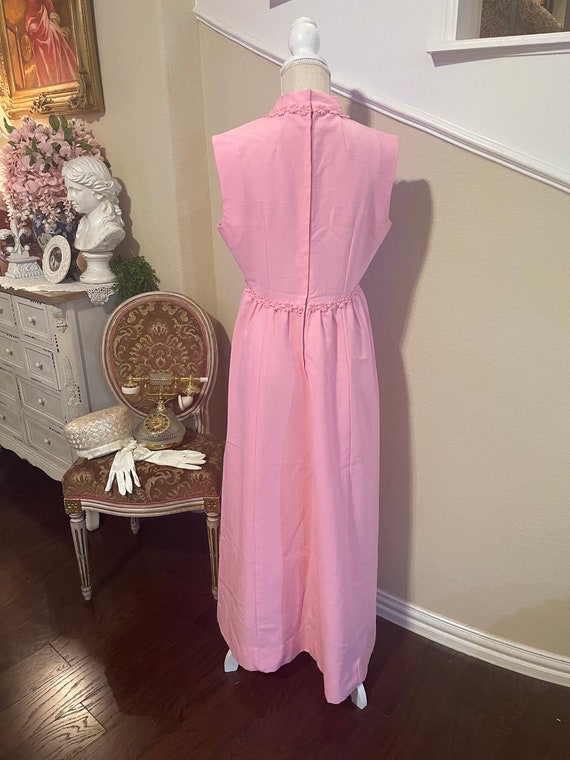 Vintage Pink 1960's Keyhole Sleeveless Dress, Han… - image 2