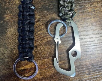 Paracord Keychain w/ Multi-Functional Carabiner
