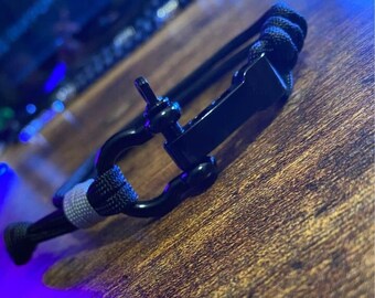 Paracord Adjustable Shackle Bracelet - Handmade Bracelet - Unisex - Adjustable