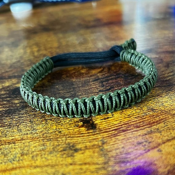 Add Micro Cord to a Paracord Bracelet - The easy way - BoredParacord 