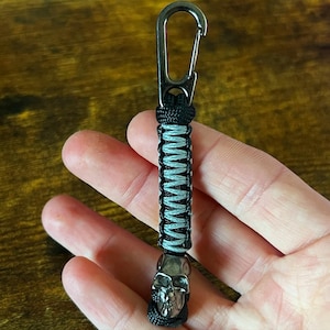 Paracord Skull Keychain w/ Mini Carabiner