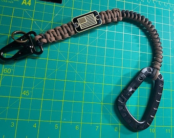 Paracord Wallet Chain with American Flag Pendant + Carabiner - Paracord Lanyard - Black + Coyote Brown - 12in - Handmade - Veteran Crafted