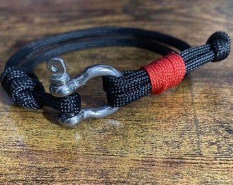 Paracord Shackle Bracelet • Paracord Bracelet • Various Colors • Shackle Bracelet • Handmade - Handmade Bracelet - Unisex - Adjustable