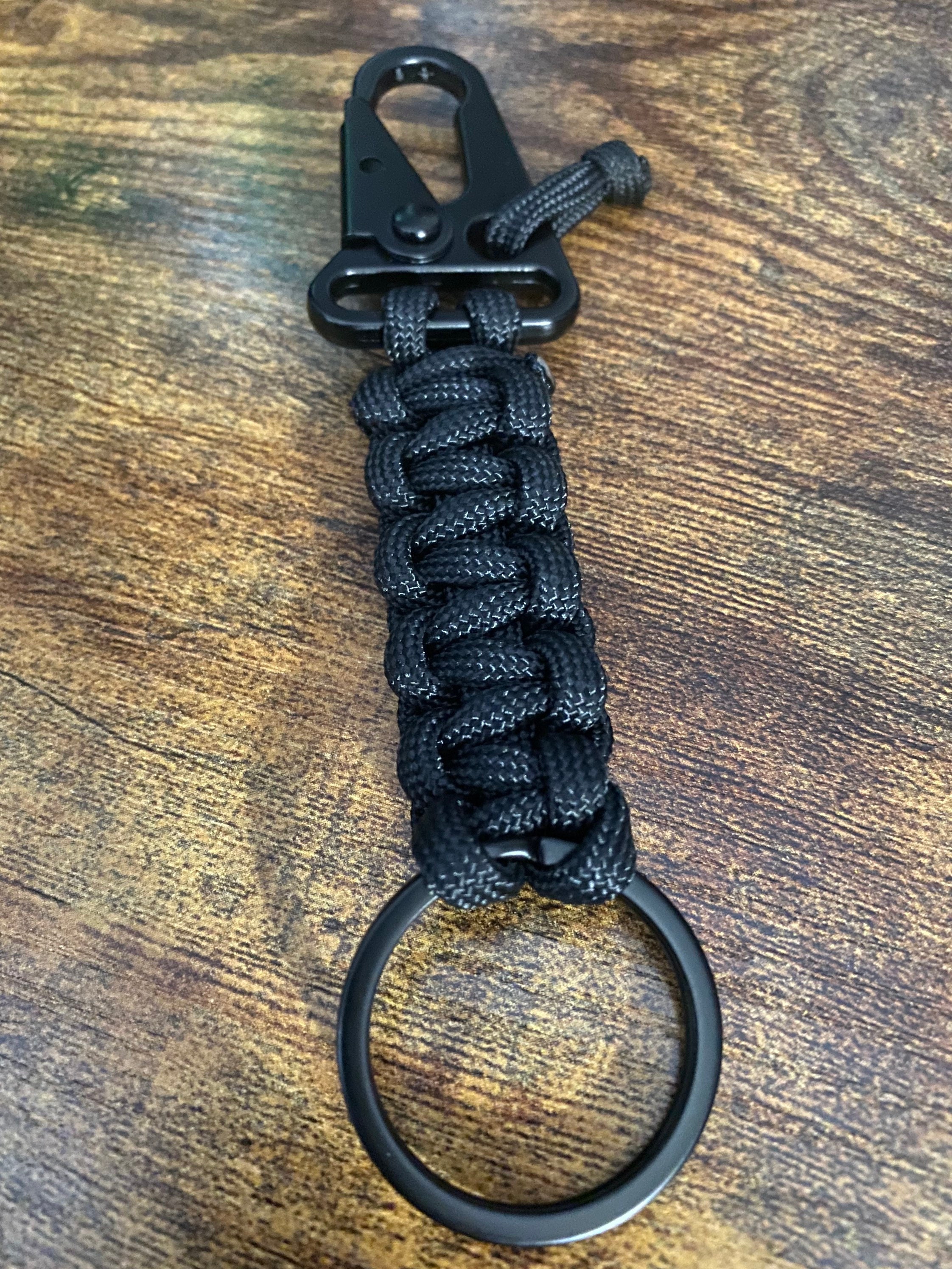 Paracord Schlüsselanhänger mit Karabiner und Schlüsselring - .de