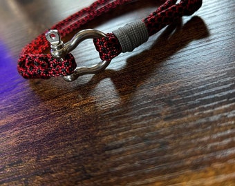 Paracord Shackle Bracelet - Handmade Bracelet - Unisex - Adjustable
