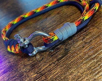Paracord Shackle Bracelet - Handmade Bracelet - Unisex - Adjustable