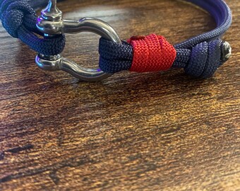 Paracord Shackle Bracelet - Nautical Themed - Handmade Bracelet - Unisex - Adjustable