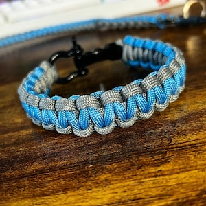 Paracord Cobra Knot Shackle Bracelet