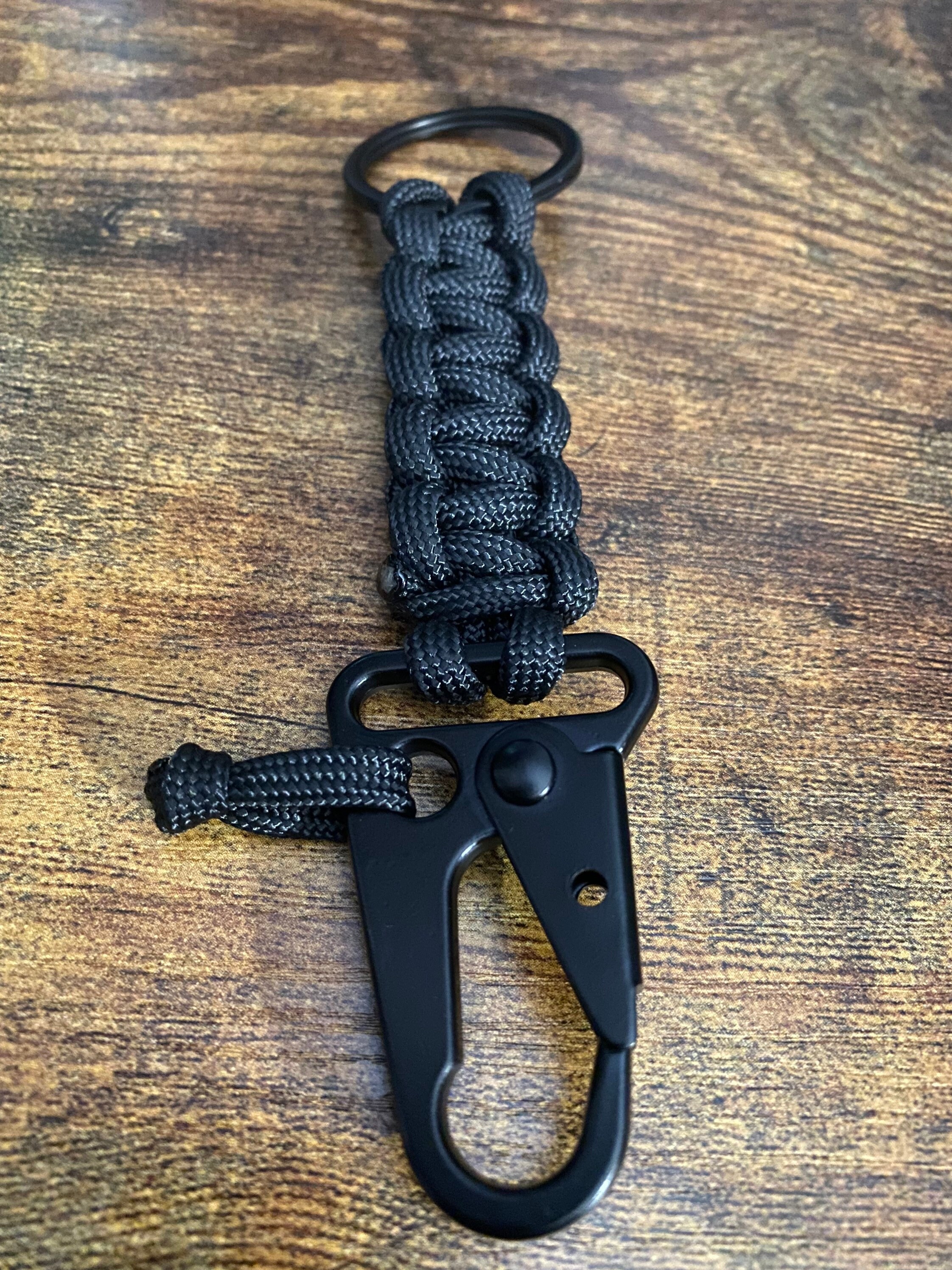 Paracord Schlüsselanhänger mit Karabiner und Schlüsselring - .de