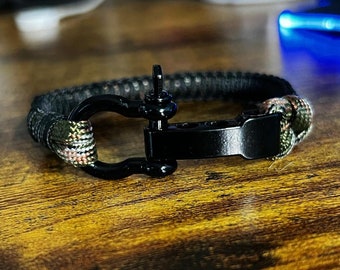 Paracord - Microcord Bracelet with Adjustable Shackle - Shackle Bracelet