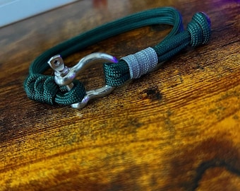 Paracord Shackle Bracelet - Hunter Green - Handmade Bracelet - Unisex - Adjustable