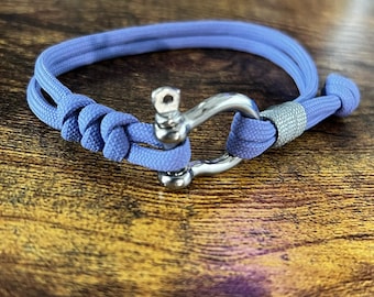 Paracord Shackle Bracelet