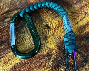 Paracord Keychain - Lanyard w/ Dual Carabiners - Hunter Green