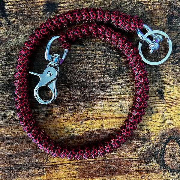 Chaîne de portefeuille Paracord Snake Knot avec Trigger Snap et Shackle - Plaid rouge et noir - 20in - Fait à la main