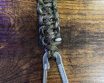 Paracord Keychain w/ Carabiner