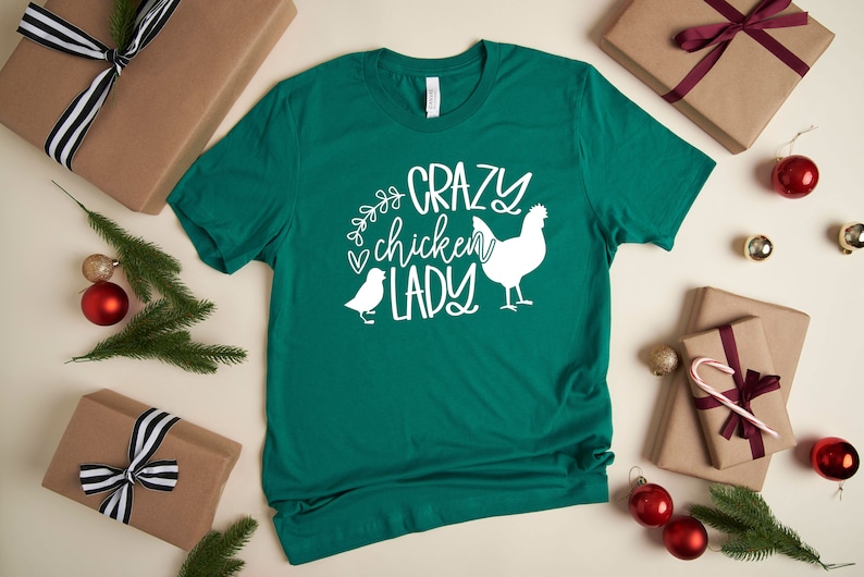 Crazy Chicken Lady Shirt, Chicken Coop Tee, Chicken Lover Tshirt, Chicken Mom Gifts, Chicken Farmer Girl Tee Shirt, Funny Sarcastic T-shirt bild 5