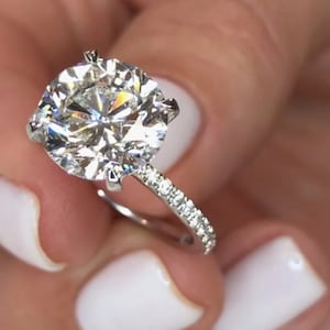 2.20 Carat Moissanite Engagement Ring White Gold Plated Ring Classic Diamond Ring Excellent Cut Round Solitaire Ring Bridal Wedding Ring