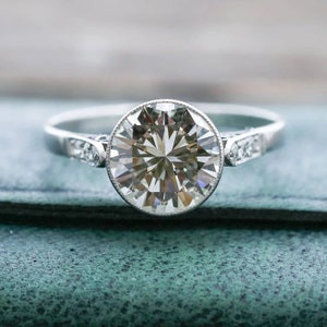 Round Moissanite Engagement Ring Vintage Diamond Anniversary Ring 2.00 CT Round Ct VVS1 Moissanite Anniversary Ring Art Deco Bezel Ring