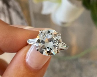 Huge 3.00 CT Gorgeous Round Cut Diamond Ring, Solitaire Ring, Engagement Ring, 3 Stone Ring, Baguette Accents Diamond Rings Anniversary Ring