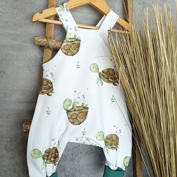 Latzhose Baby, Schildkröten, Jersey, Latzhose, Handmade, Biojersey, Biostoffe, Mitwachshose, Gr. 44-122