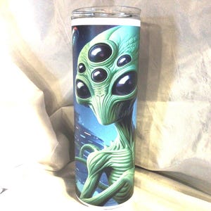 Tumbler 20 oz - Glow in the Dark Alien
