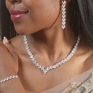 V Shape Necklace Crystal Wedding Jewelry Set Diamond Bridal Necklace Silver MOG Wedding Jewelry Crystal MOB Wedding Necklace Set